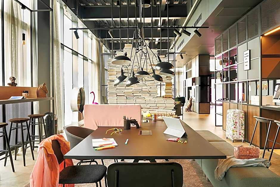 Moxy by Marriott Edinburgh Airport