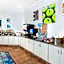 La Quinta Inn & Suites by Wyndham Secaucus Meadowlands