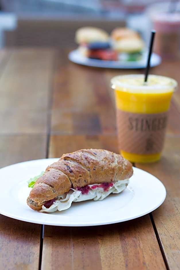 The Ray Hotel Delray Beach, Curio Collection by Hilton