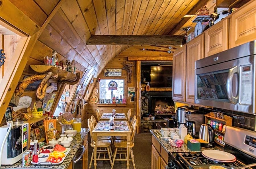 Heavenly Valley Lodge Bed & Breakfast