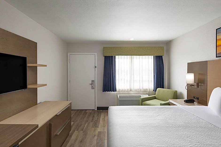 Days Inn by Wyndham Monterey Downtown