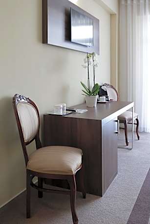 Double Room with Pool View