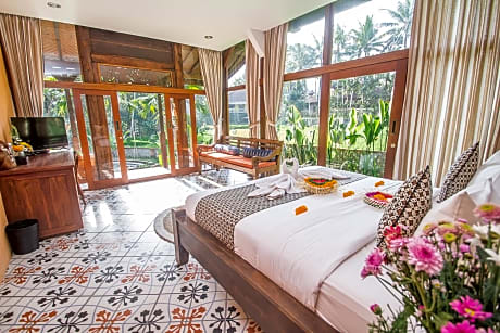 Junior Suite with Pool View