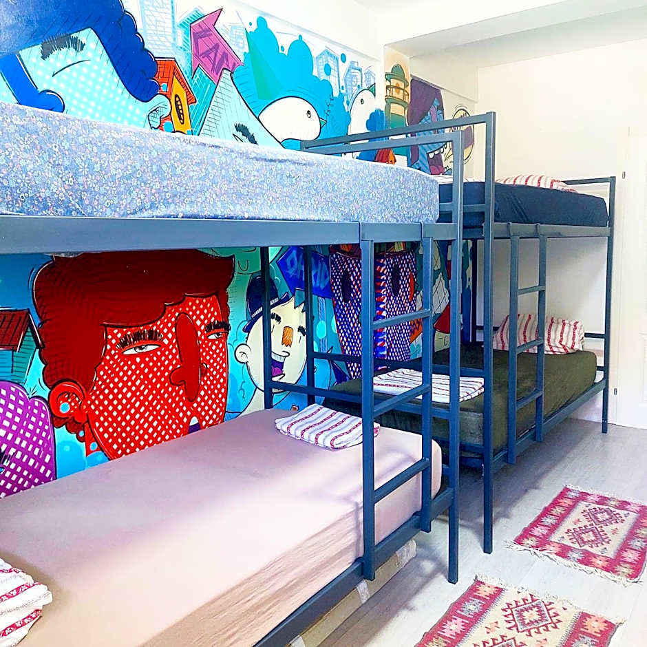 Bed in 4-Bed Mixed Dormitory Room — 4 fotoğraftan 1. fotoğraf