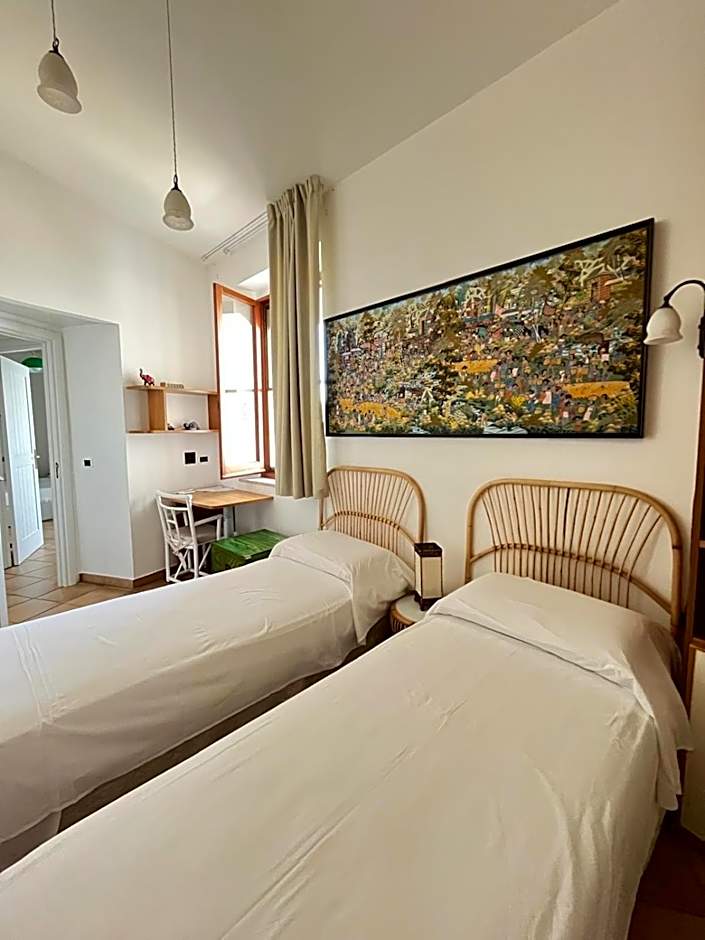 VelaLatina Residence B&B Soverato - Camera Maestrale & Camera Tramontana