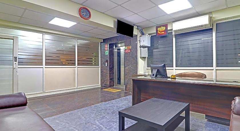 OYO 10595 Hotel Mirras