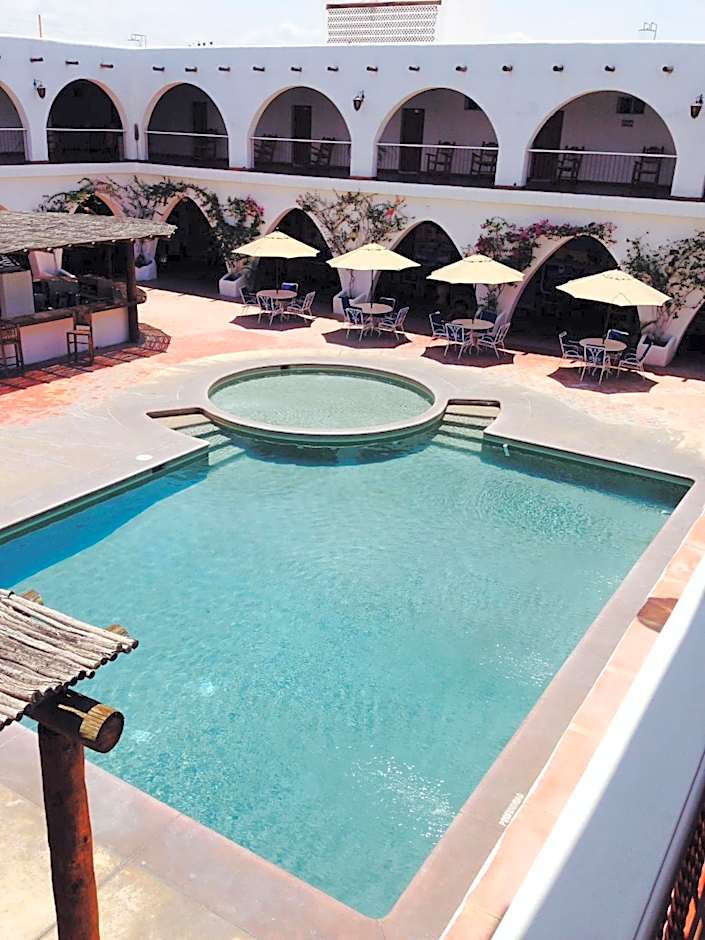 Hotel Hacienda Bugambilias