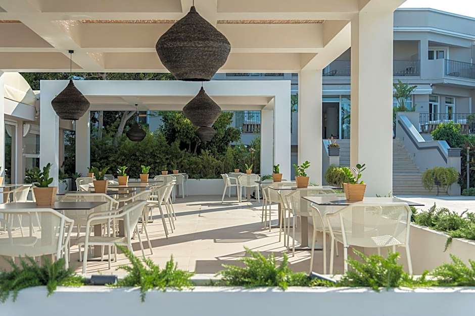 Bitzaro Grande Hotel & Suites