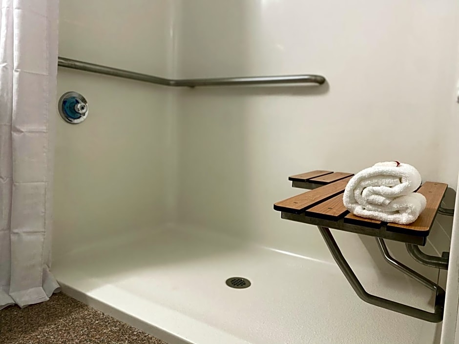 Ramada by Wyndham Windsor Locks