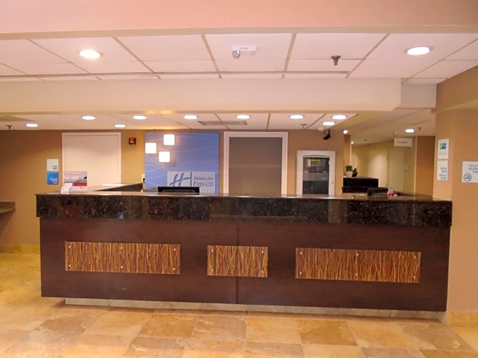 Holiday Inn Express Hotel & Suites Midlothian Turnpike, an IHG Hotel