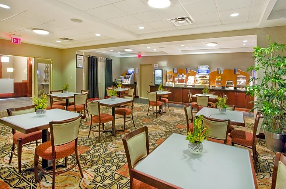 Holiday Inn Express Hotel & Suites Atlanta-Cumming By IHG