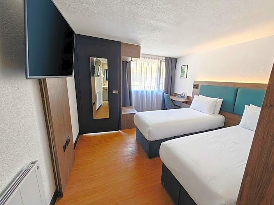 The Crossway Hotel, Coventry Walsgrave, Part of AG Collection