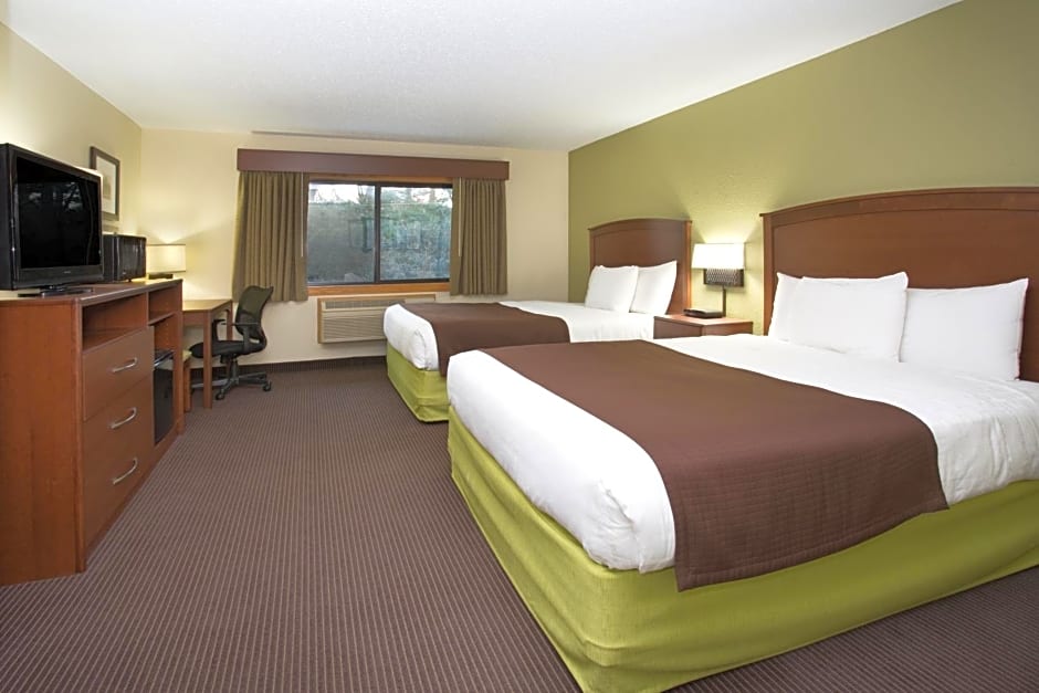 Cobblestone Hotel & Suites - Wisconsin Rapids