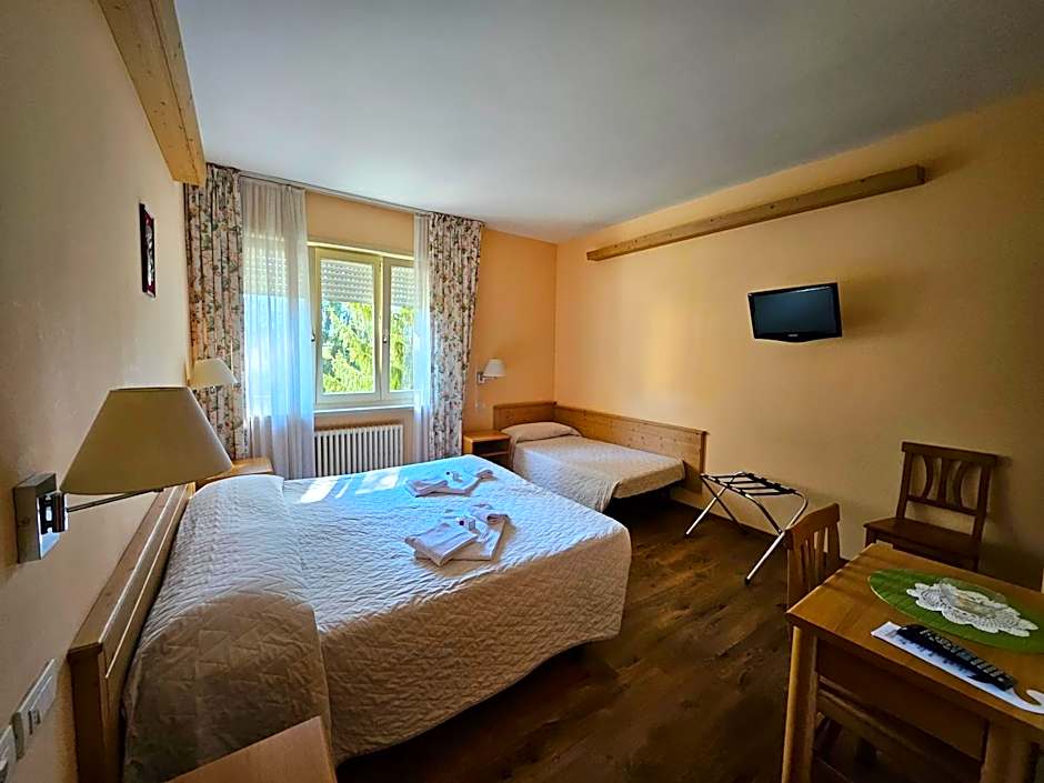 Photo 1 of 4 of Triple Room
