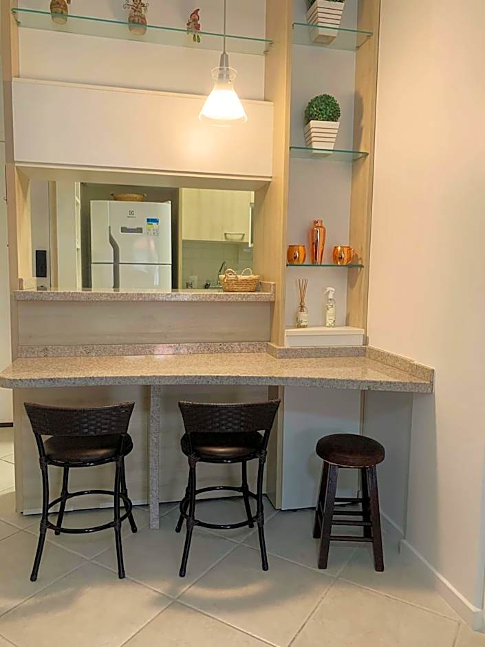 Relaxing Ingleses Beach Apartment