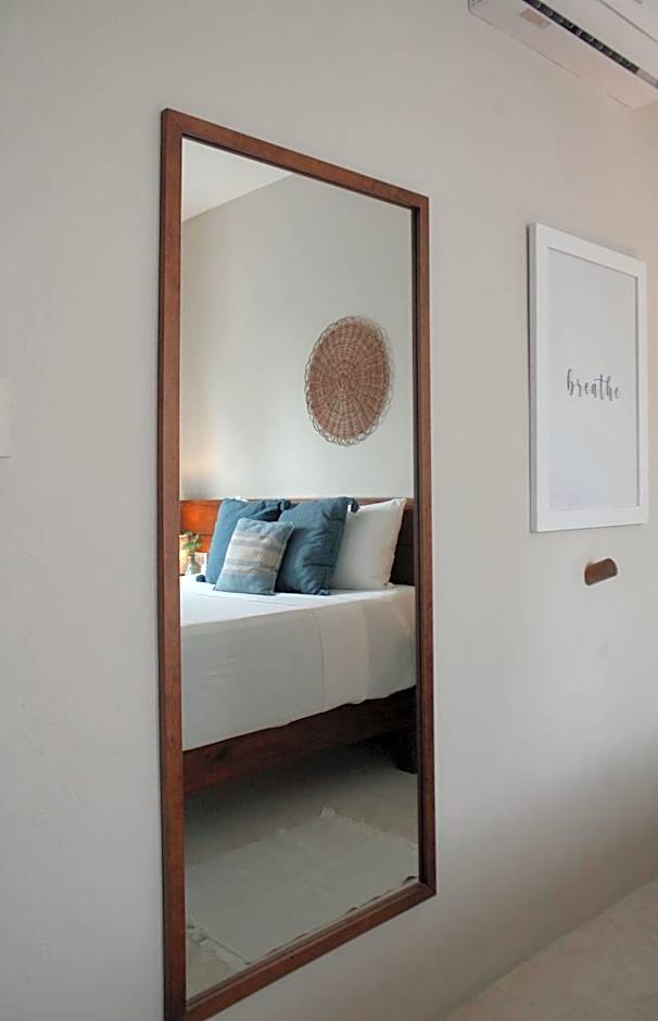 Noah Beach Hotel & Suites