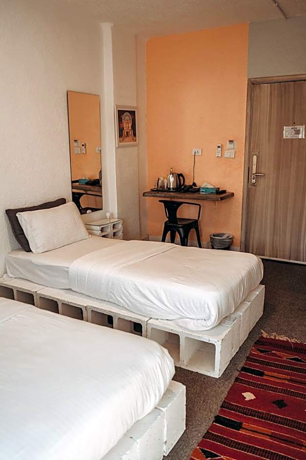 Nomads Hotel