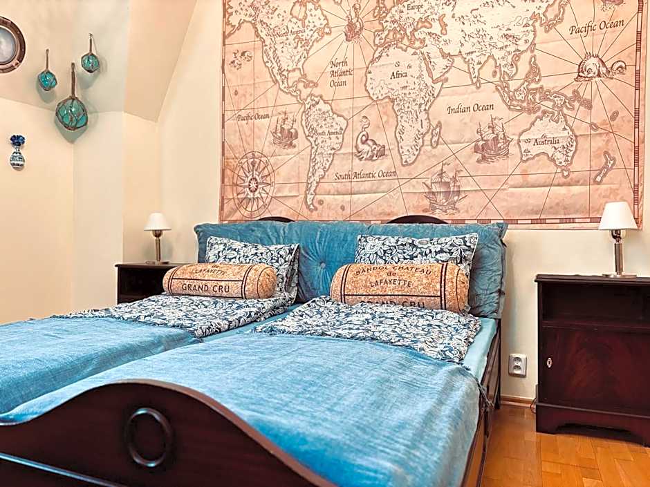 Pirate Family, Theme Room, Free Parking