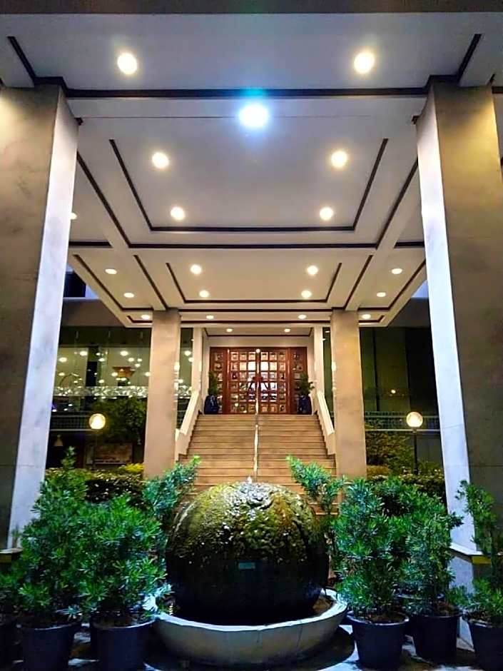 Viangtak Riverside Hotel