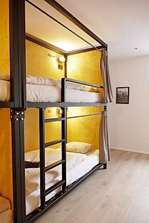 Bed in 12-Bed Mixed Dormitory Room