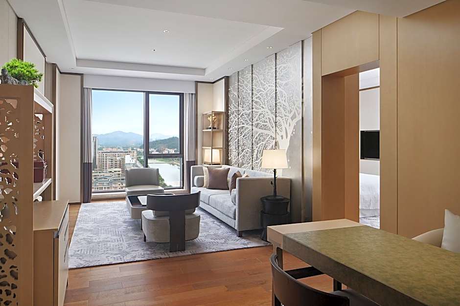 Sheraton Yunfu Xinxing Hotel