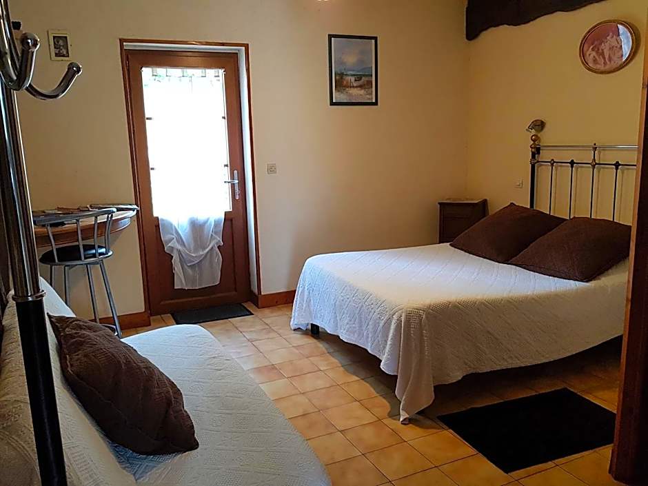 Photo 1 of 4 of Double Room with Private Bathroom