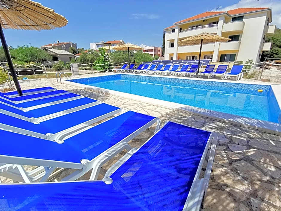 Apartments CVITA Holiday