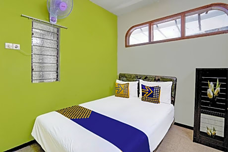 SPOT ON 91716 Kost Yy Syariah