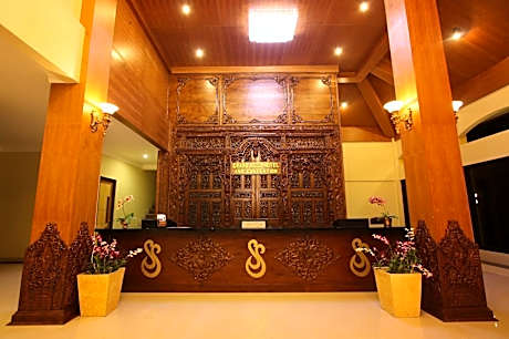 Grand Ussu Hotel & Convention