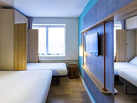 Room with One Double and One Fold-Down Bed