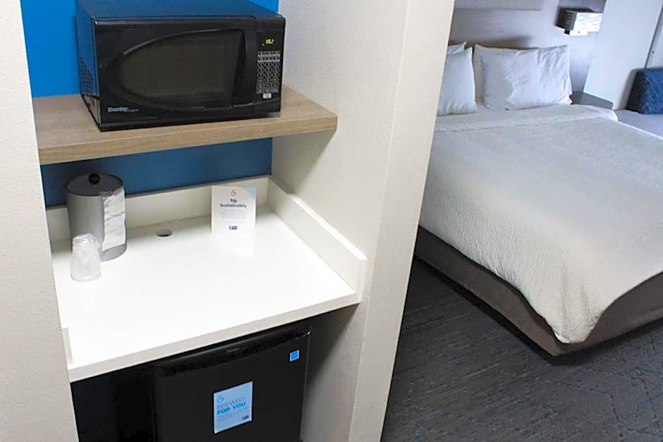 Photo 1 of 4 of 1 King Bed, Accessible