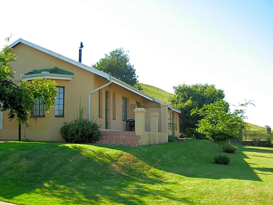 Thaba Tsweni Lodge & Safaris