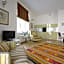Crystal Suites Old Town