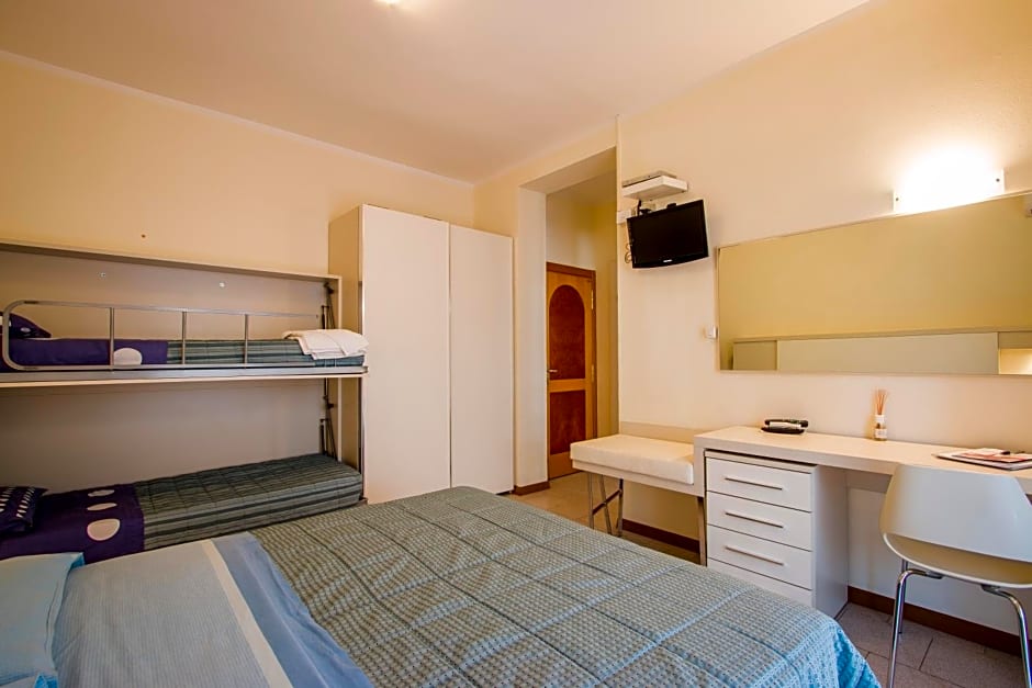 Hotel Deborah