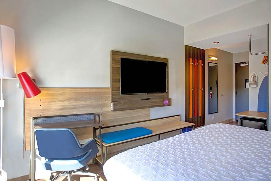 Tru By Hilton Monroe