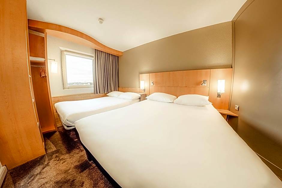 ibis London Luton Airport