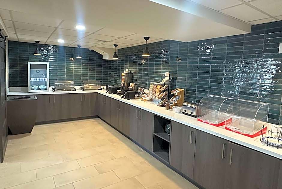 La Quinta Inn & Suites by Wyndham Albuquerque Airport