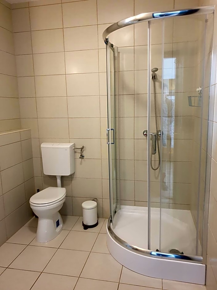 Kid Família Panzió Balatonszárszó