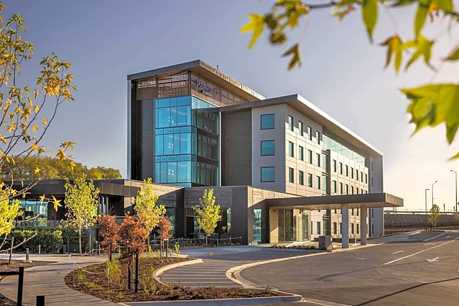 DoubleTree by Hilton Karaka