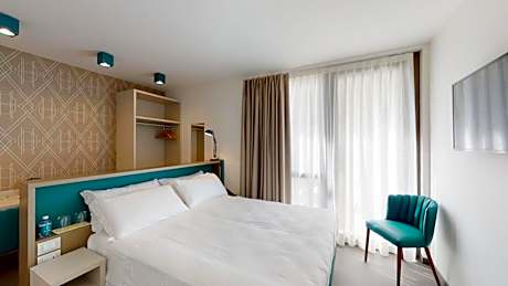 Large Single Room