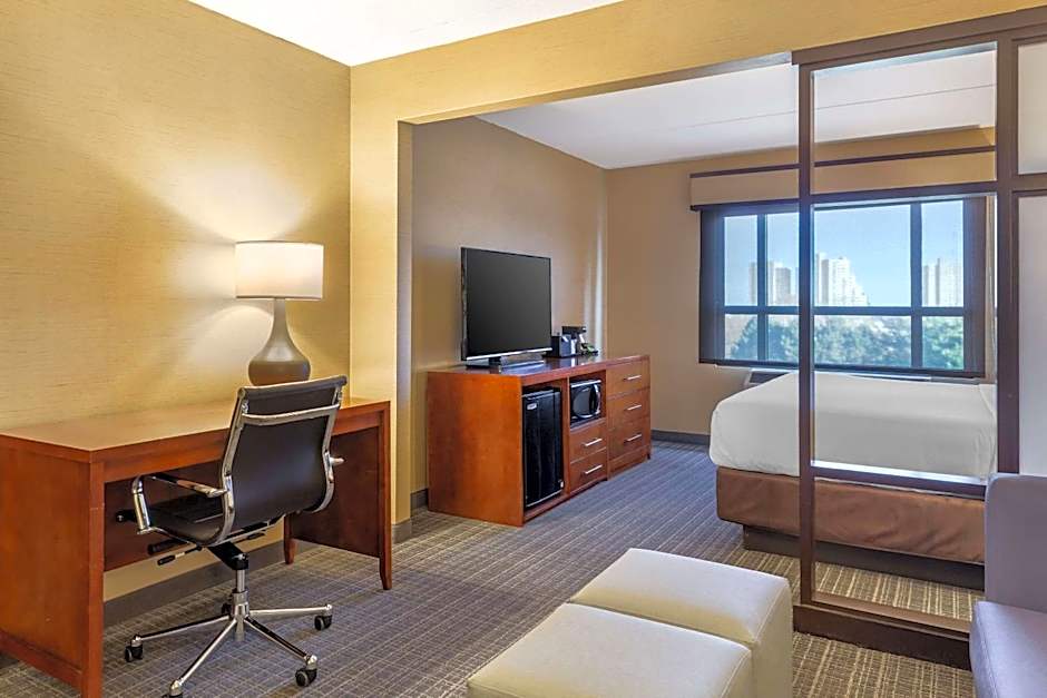 Comfort Inn & Suites Logan International Airport