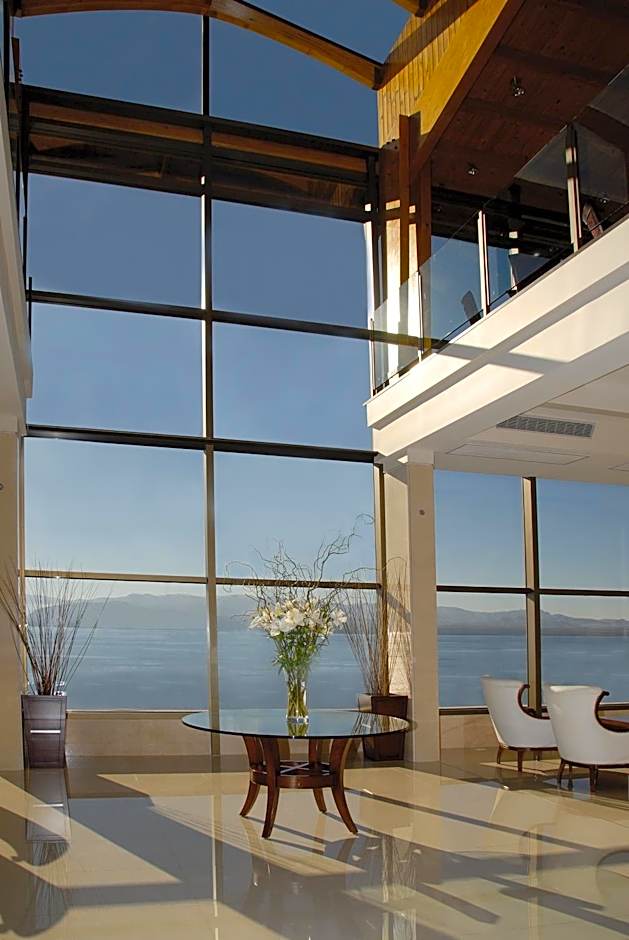 Alma Del Lago Suites & Spa