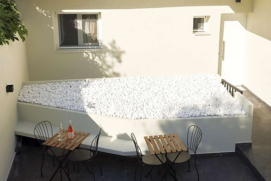 Uphill Unique Boutique Suites