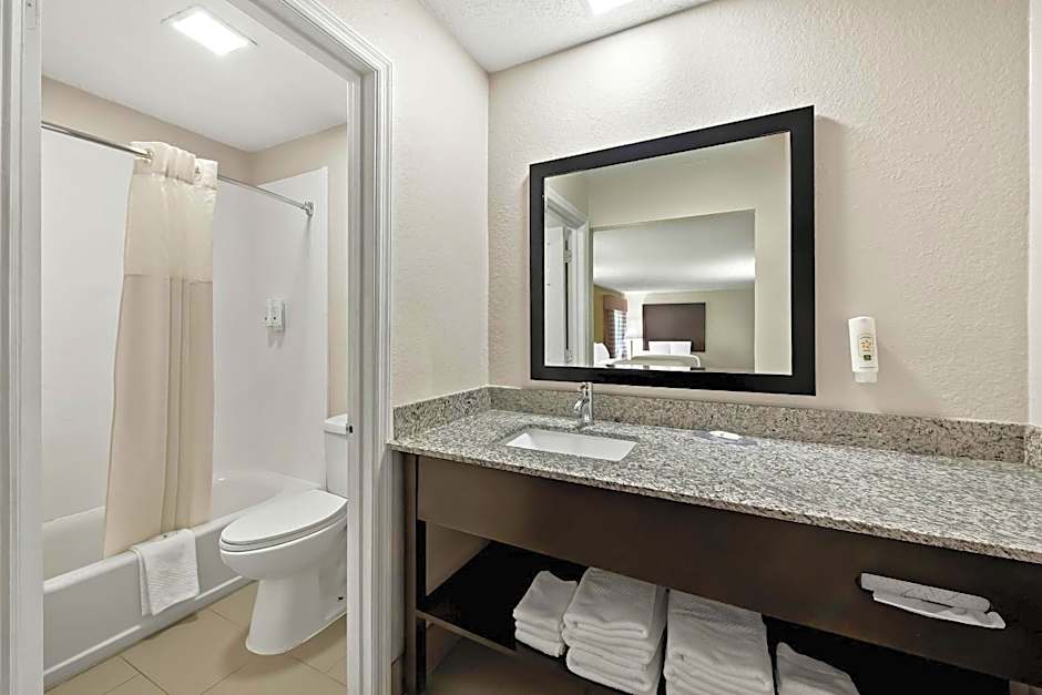Quality Inn Raeford