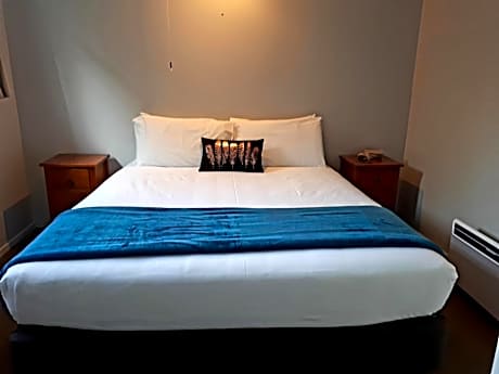 King Garden View (One Bedroom unit)