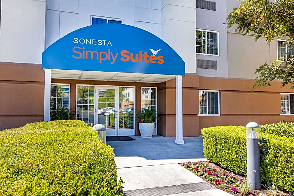 Sonesta Simply Suites Houston Brookhollow