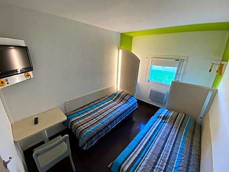 Twin Room with Shared Bathroom