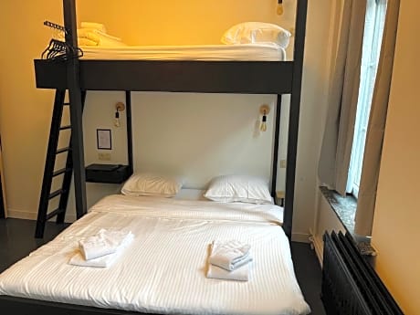 Triple Room with Private Bathroom