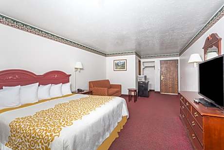 King Room - Smoking Pet Friendly