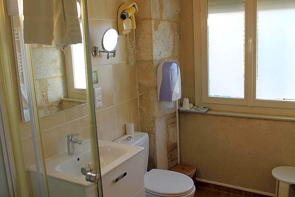 Logis Hotels- Auberge de la Tour - Hôtel et restaurant